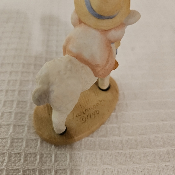 Cloud Miniature 2 1/2" tall 1991 Collectors Club ExclusivePorcelain figurine - Picture 2 of 7